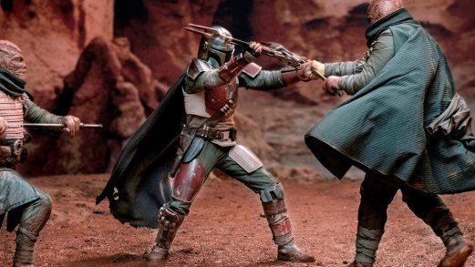 the-mandalorian-fights-a-pair-of-trandoshans-in-cool-new-photo-social